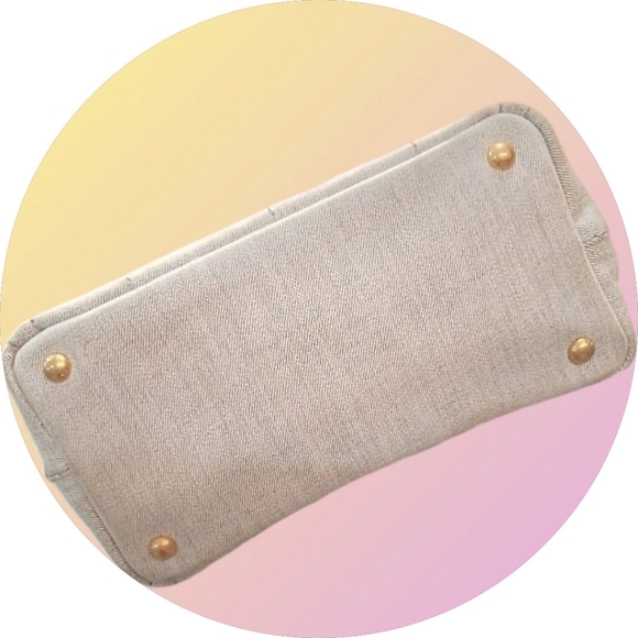 Prada Canapa - Picture 2 of 13